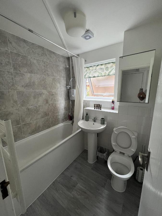 Canary Wharf Haven - Spacious & Homely Entire 1 Bedroom Flat ロンドン エクステリア 写真